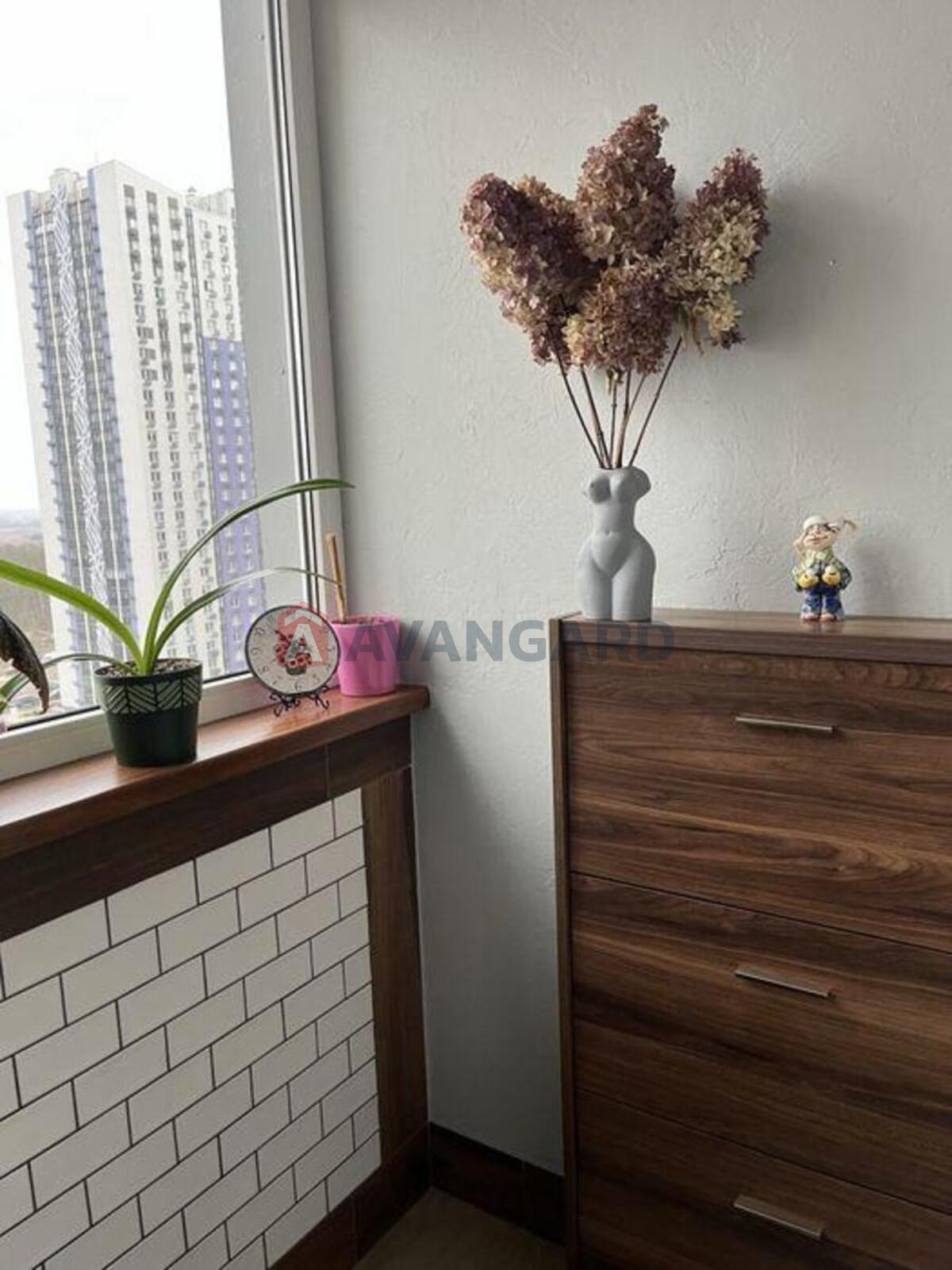 1 ��. ��������, 42/-/9 ��. �., 12/16 ������ ���� 3