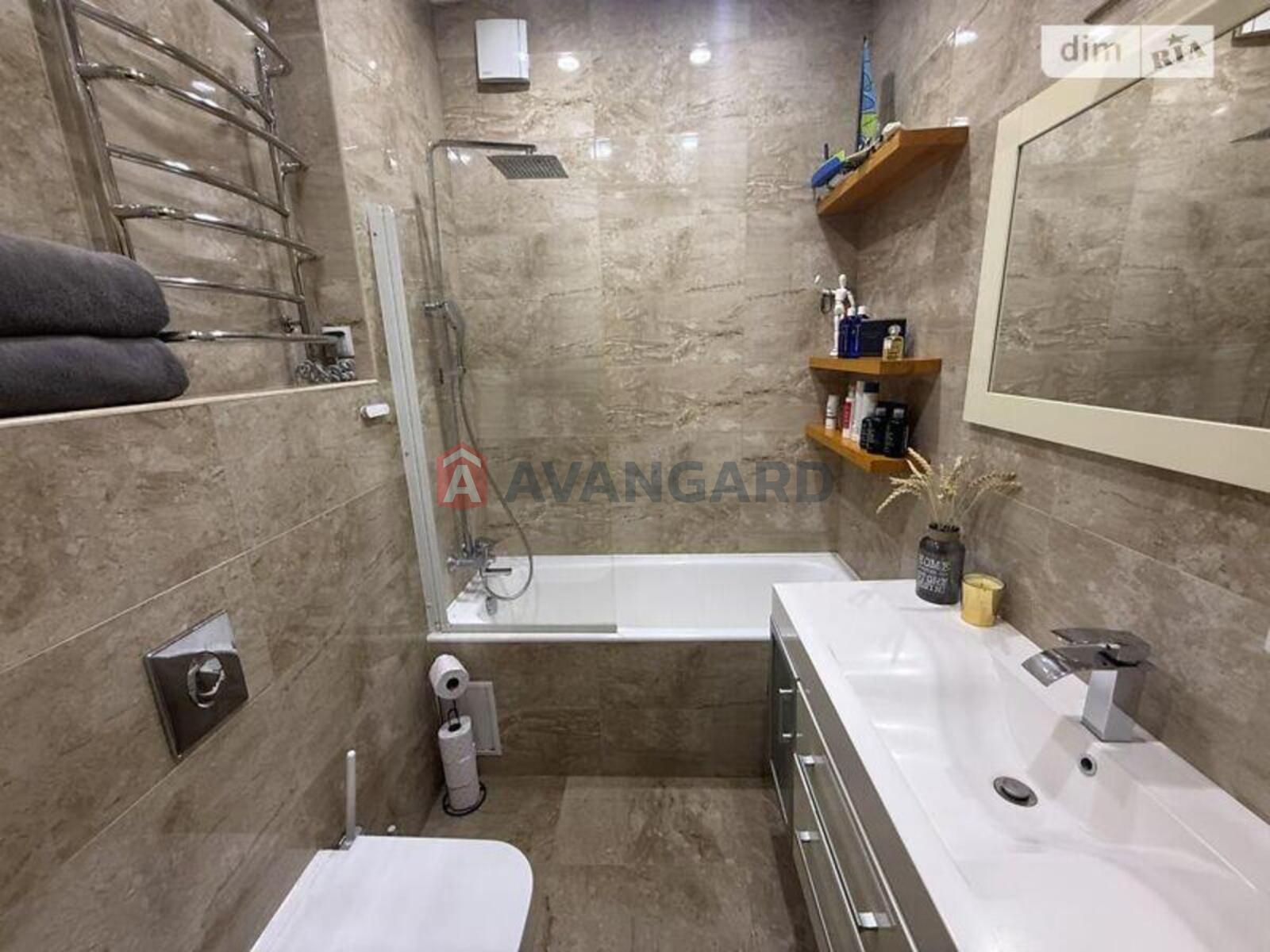 2 ��. ��������, 53/18/25 ��. �., 3/5 ������ ���� 13