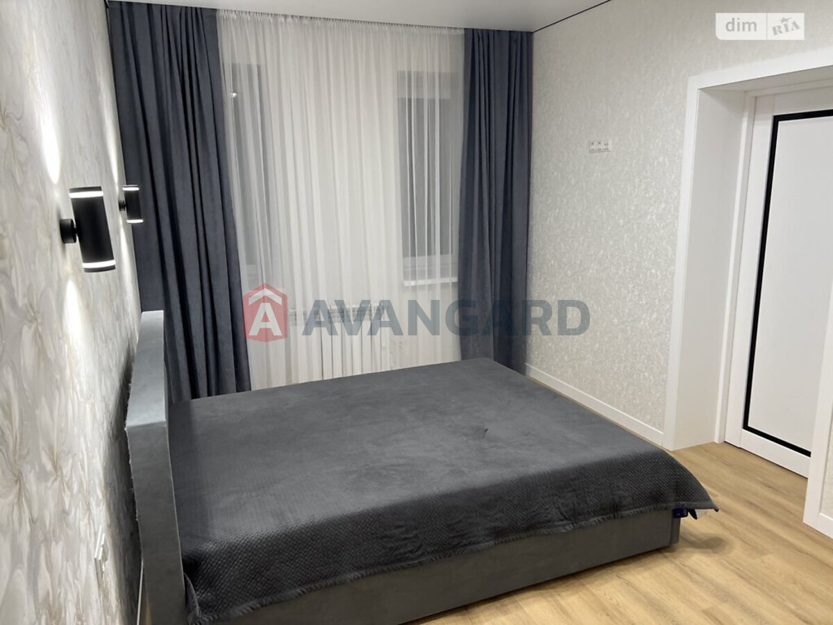 1 ��. ��������, 48/-/- ��. �., 5/8 ������ ���� 24