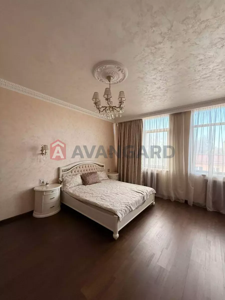 3 ��. ��������, 168/-/22 ��. �., 2/5 ������ ���� 10