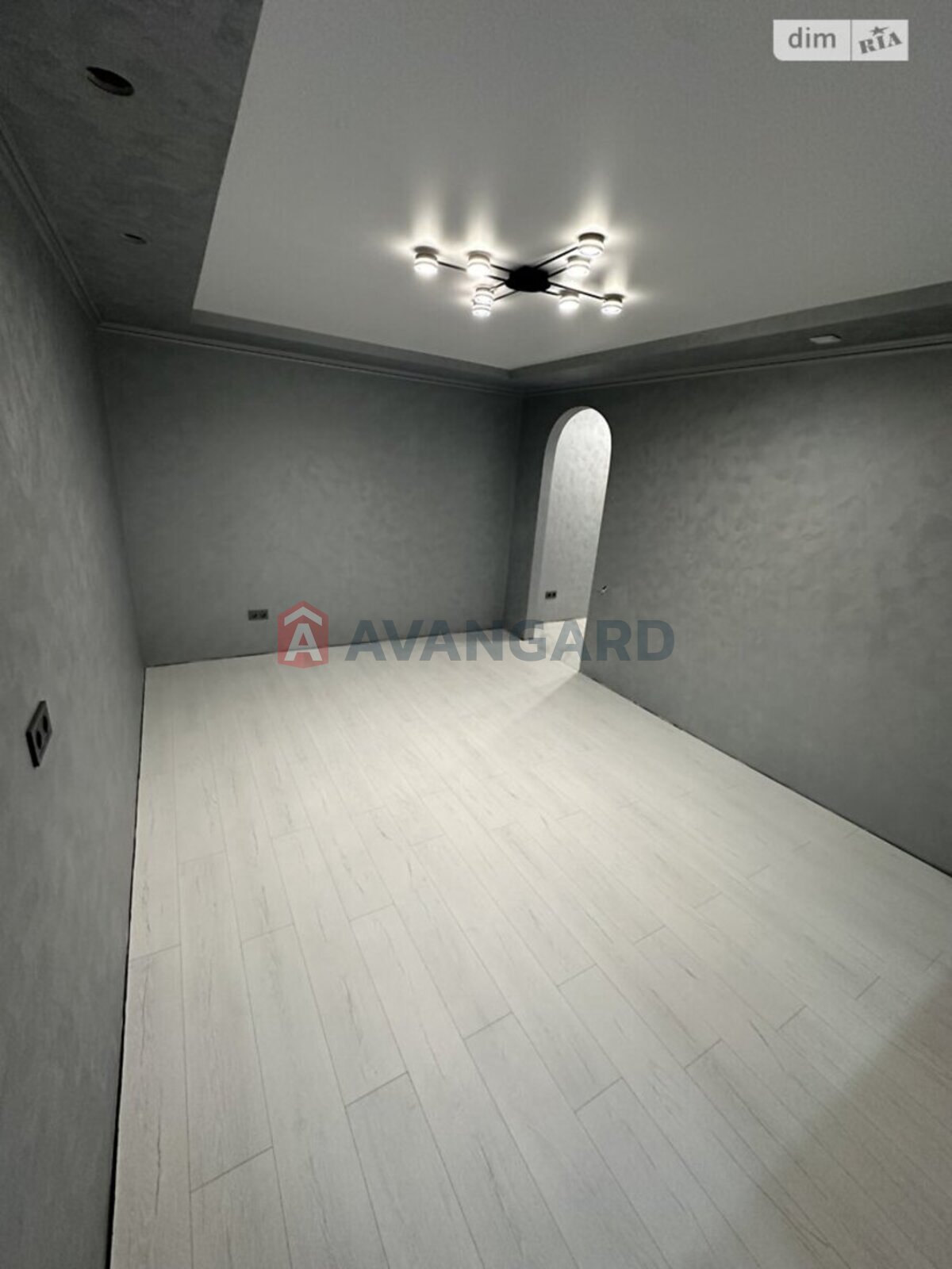 2 ��. ��������, 50/30/10 ��. �., 6/9 ������ ���� 3