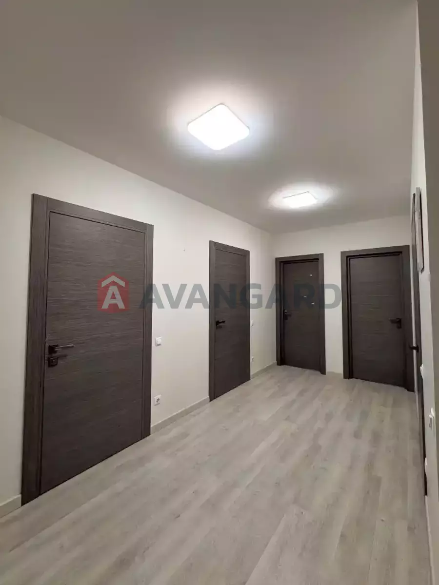 4 ��. ��������, 130/-/50 ��. �., 8/10 ������ ���� 19