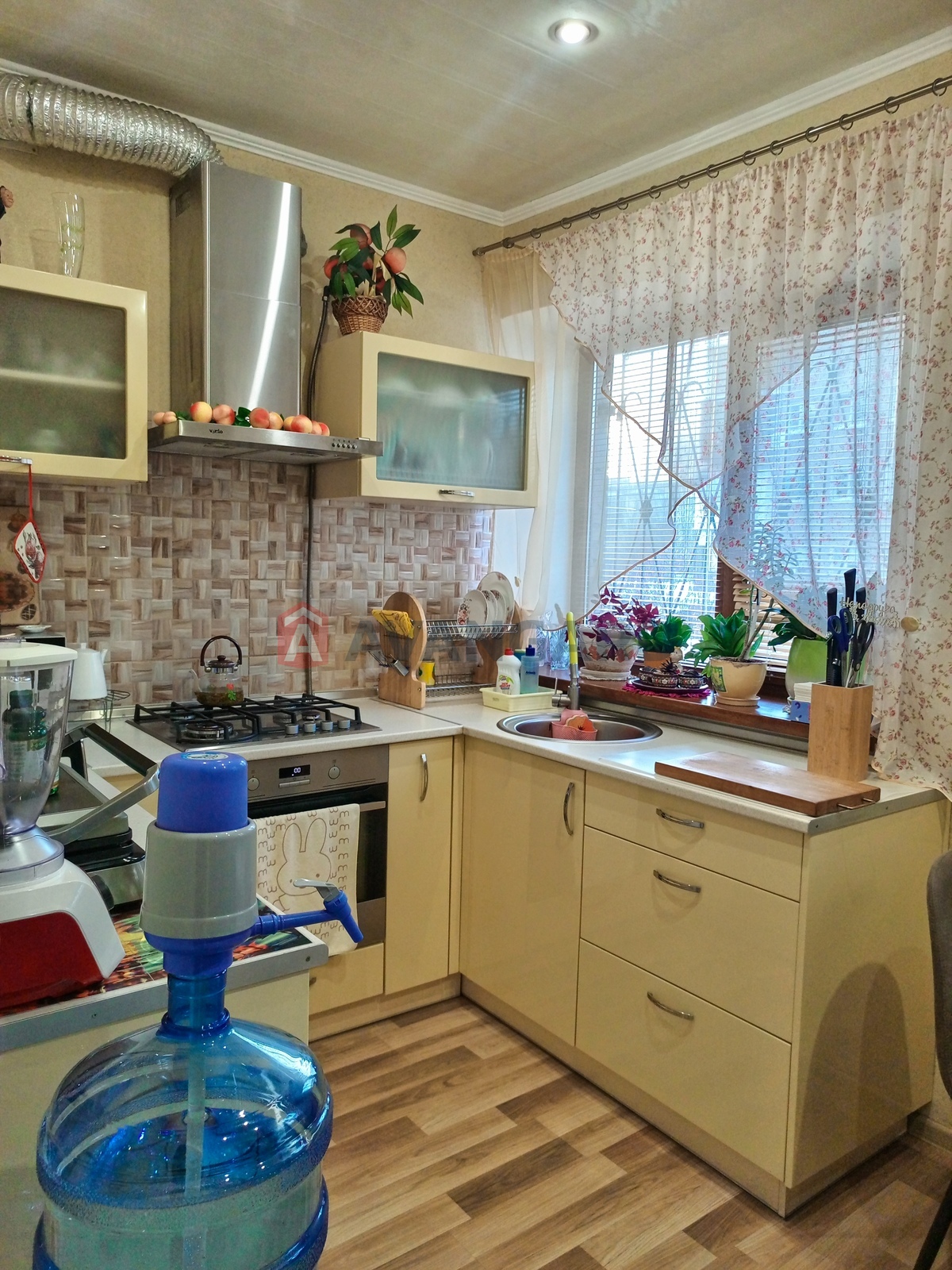 3 ��. ��������, 75/46/9 ��. �., 2/4 ������ ���� 11