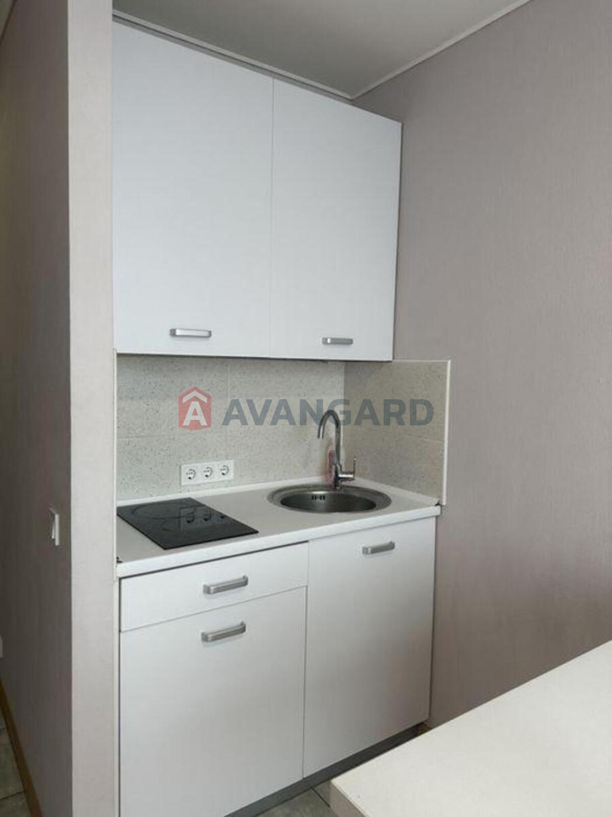 1 ��. ��������, 18/-/10 ��. �., 9/13 ������ ���� 8