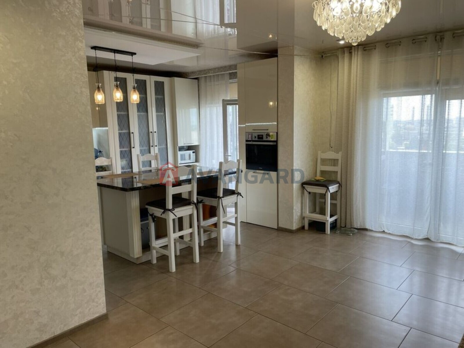 4 ��. ��������, 157/-/37 ��. �., 10/10 ������ ���� 1