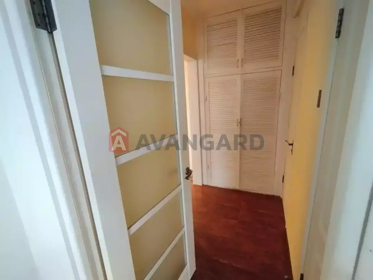 2 ��. ��������, 53/33/8 ��. �., 9/9 ������ ���� 10