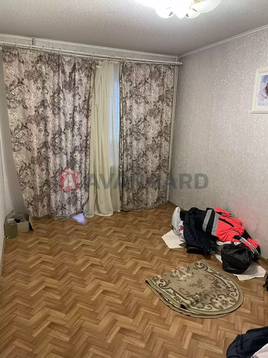 3 ����. ��������, 64/-/11 ��. �., 1/9 ���� ���� 4