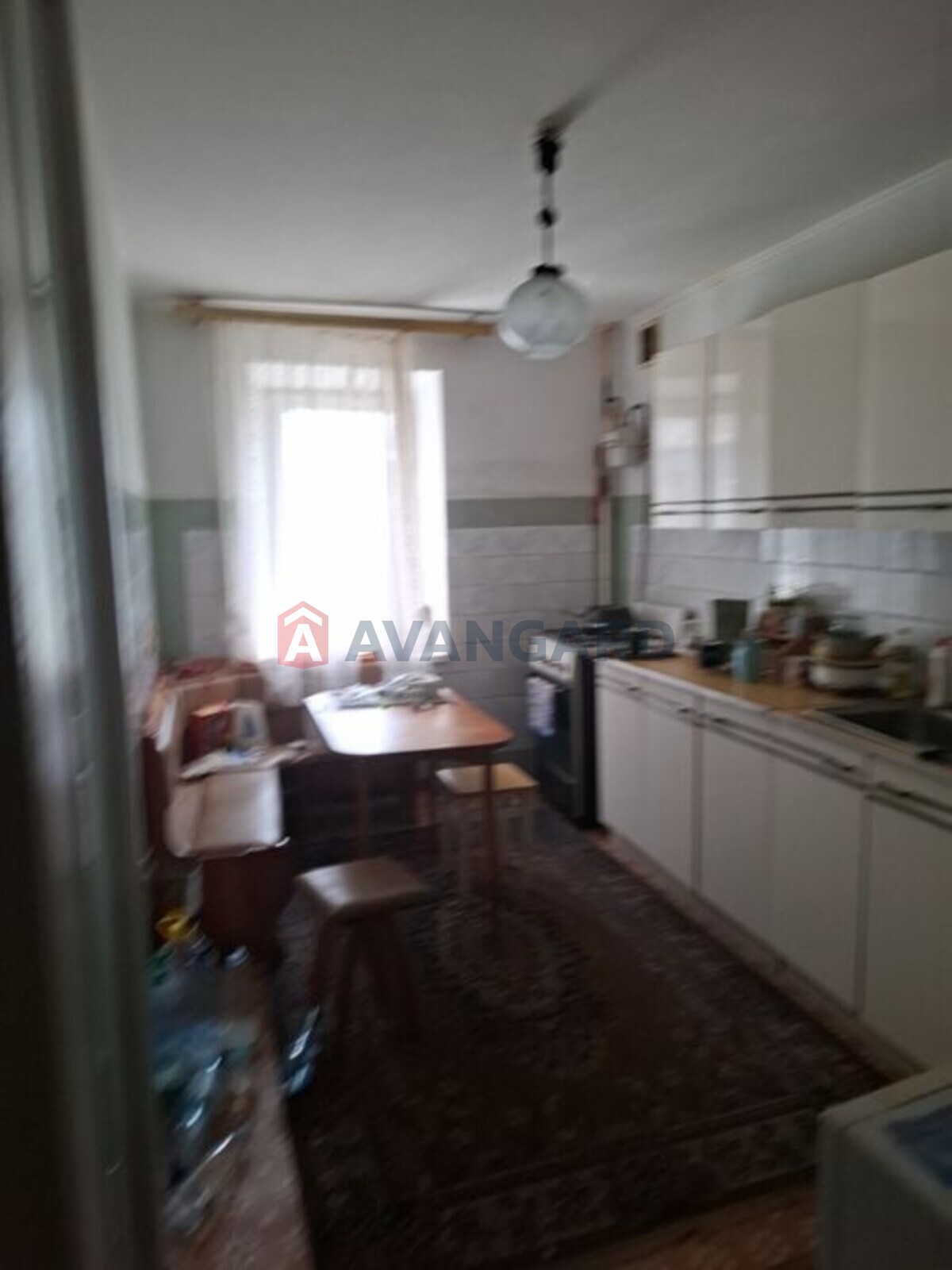 3 ��. ��������, 76/-/10 ��. �., 8/10 ������ ���� 4