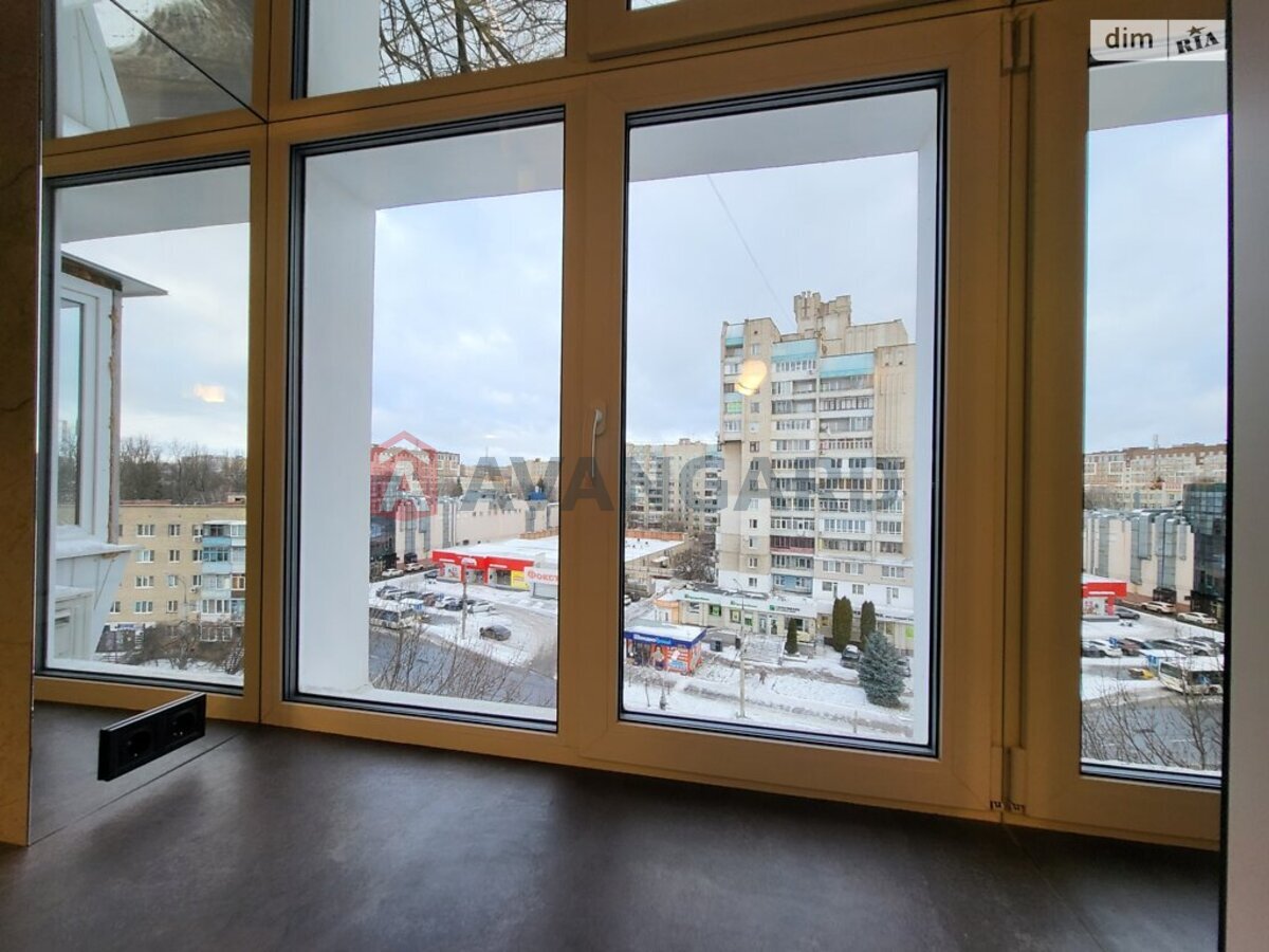 2 ����. ��������, 82/-/- ��. �., 8/9 ���� ���� 9