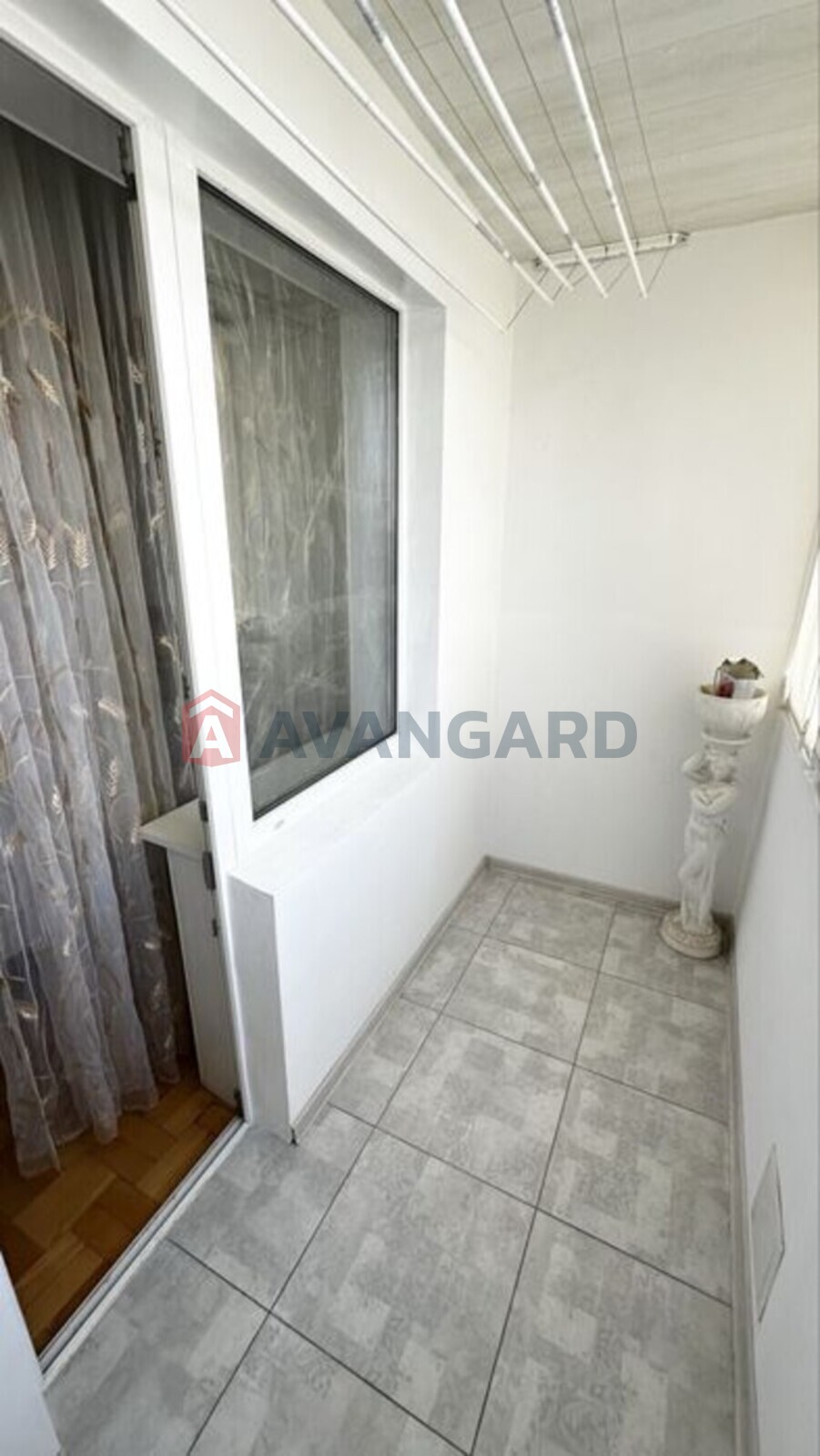 3 ��. ��������, 67/-/12 ��. �., 8/10 ������ ���� 8