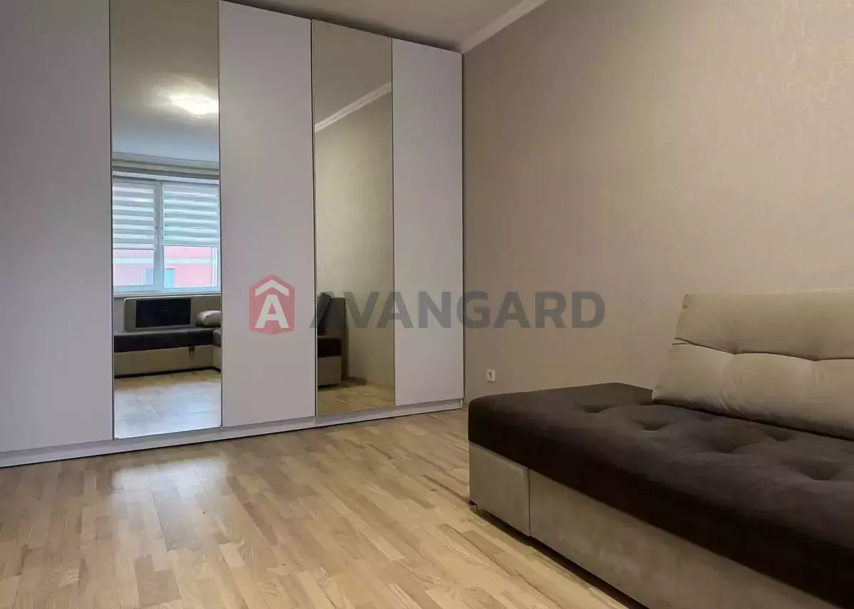 1 ��. ��������, 39/19/10 ��. �., 3/6 ������ ���� 6