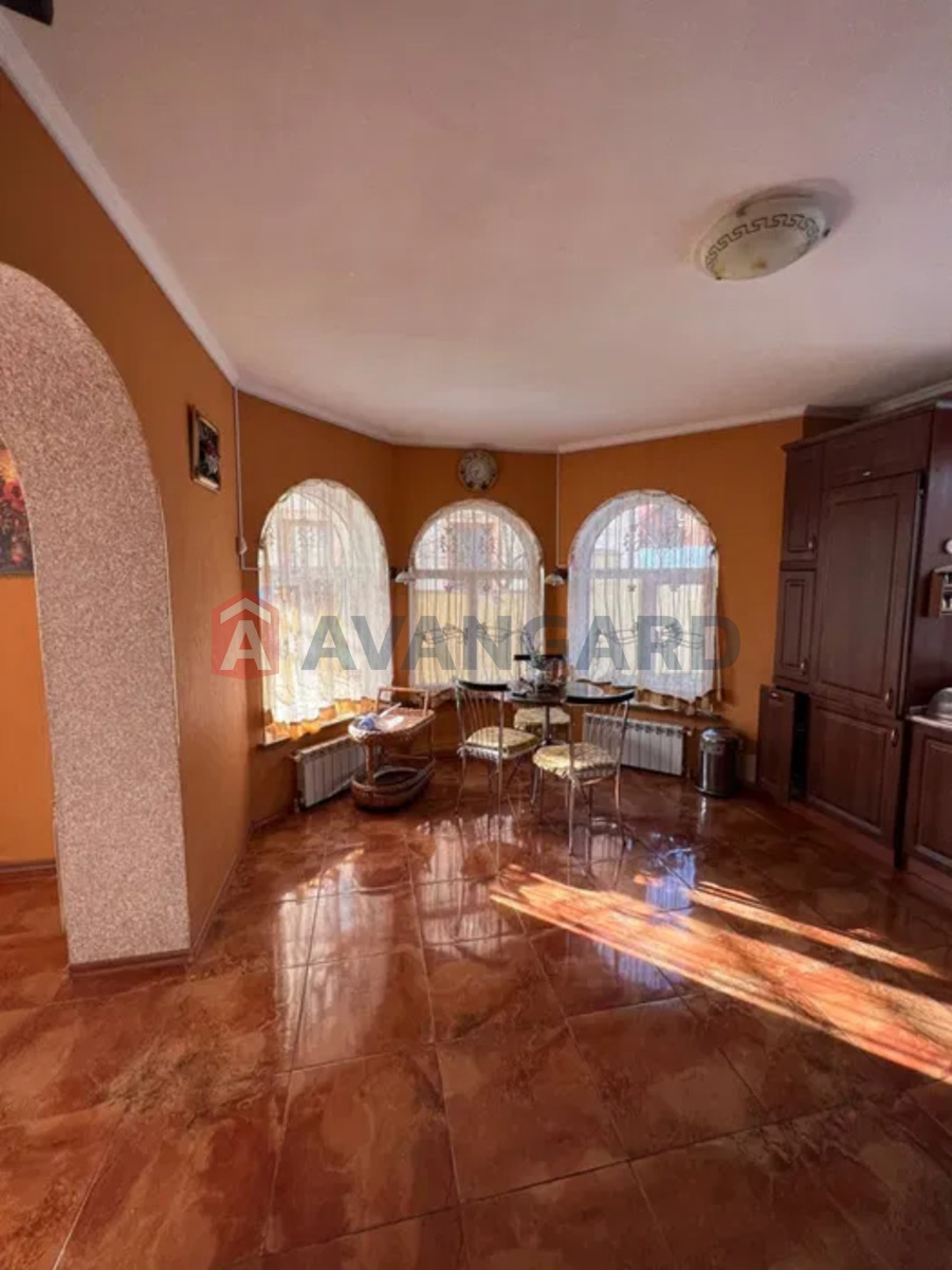 5 ��. ��������, 190/-/- ��. �., 1/2 ������ ���� 1