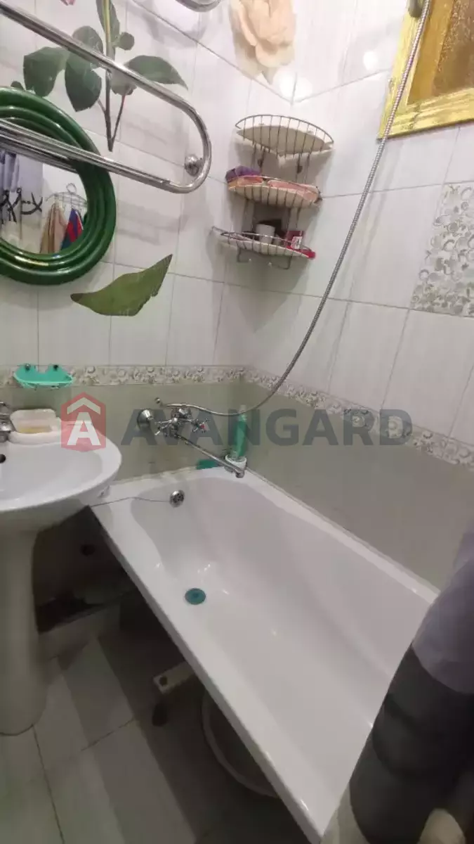 3 ��. ��������, 58/43/6 ��. �., 5/5 ������ ���� 18