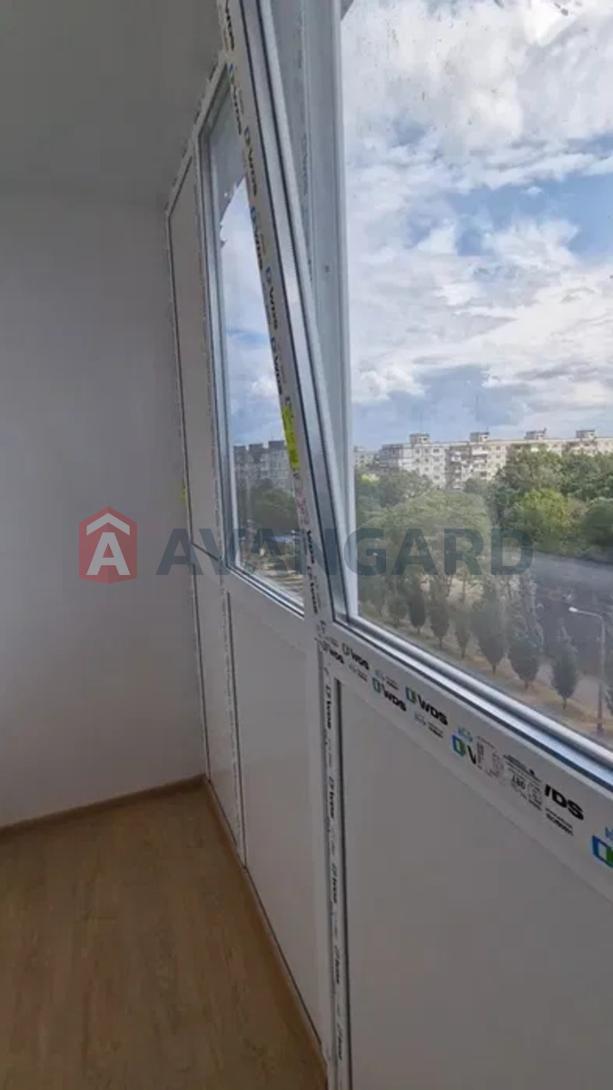 1 . , 33/-/7 . ., 8/9   7