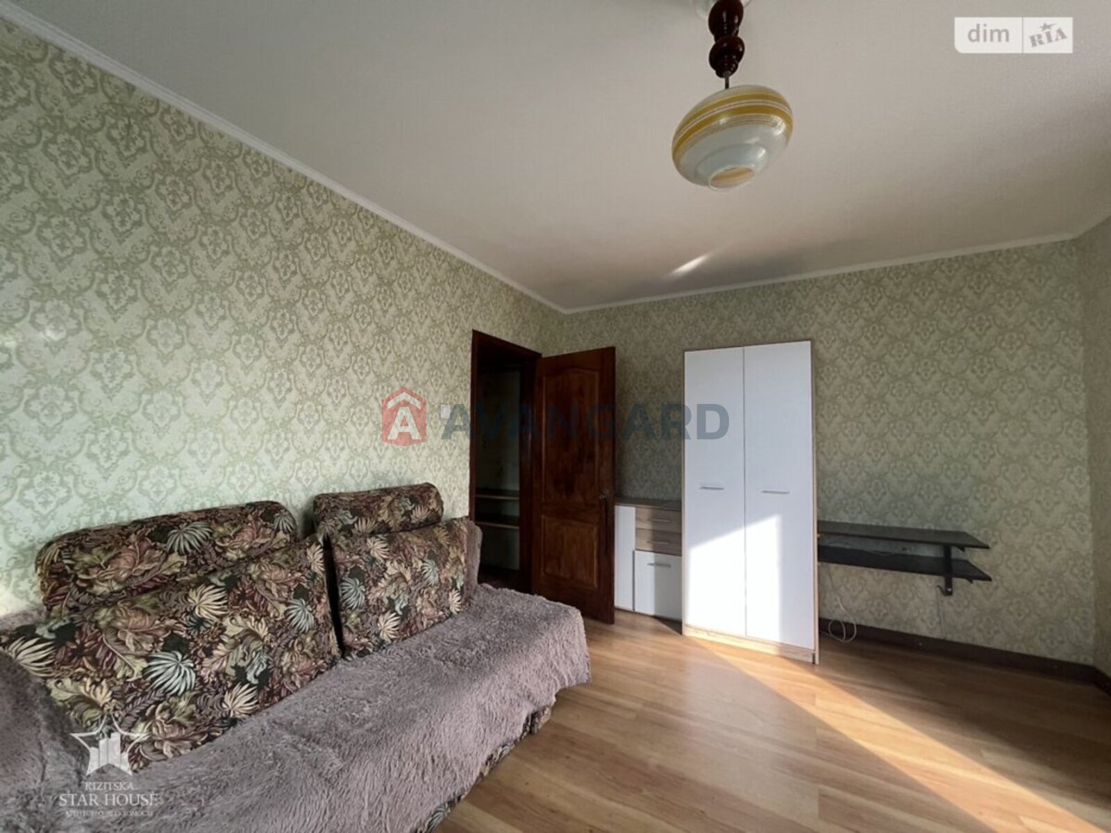 1 ��. ��������, 31/18/8 ��. �., 8/9 ������ ���� 3