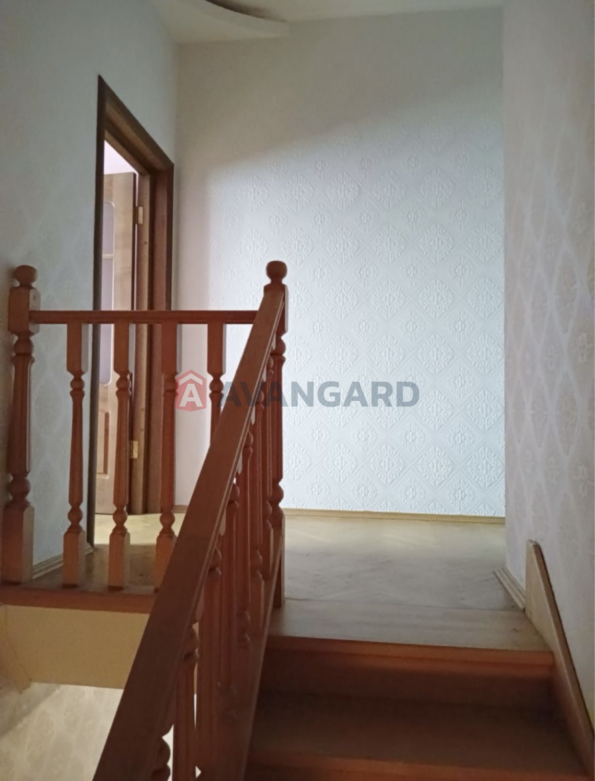 3 ����. ��������, 122/-/23 ��. �., 9/10 ���� ���� 12