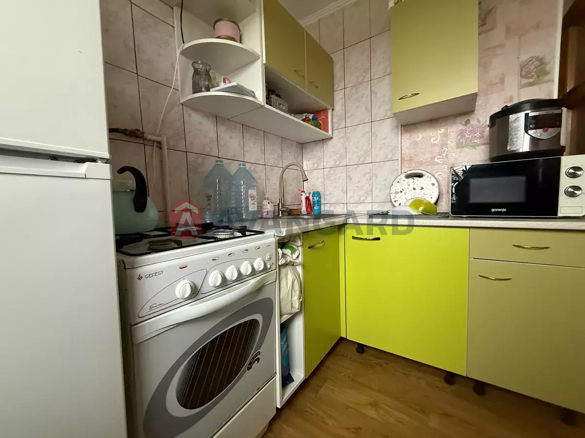 1 ��. ��������, 35/18/7 ��. �., 5/5 ������ ���� 9