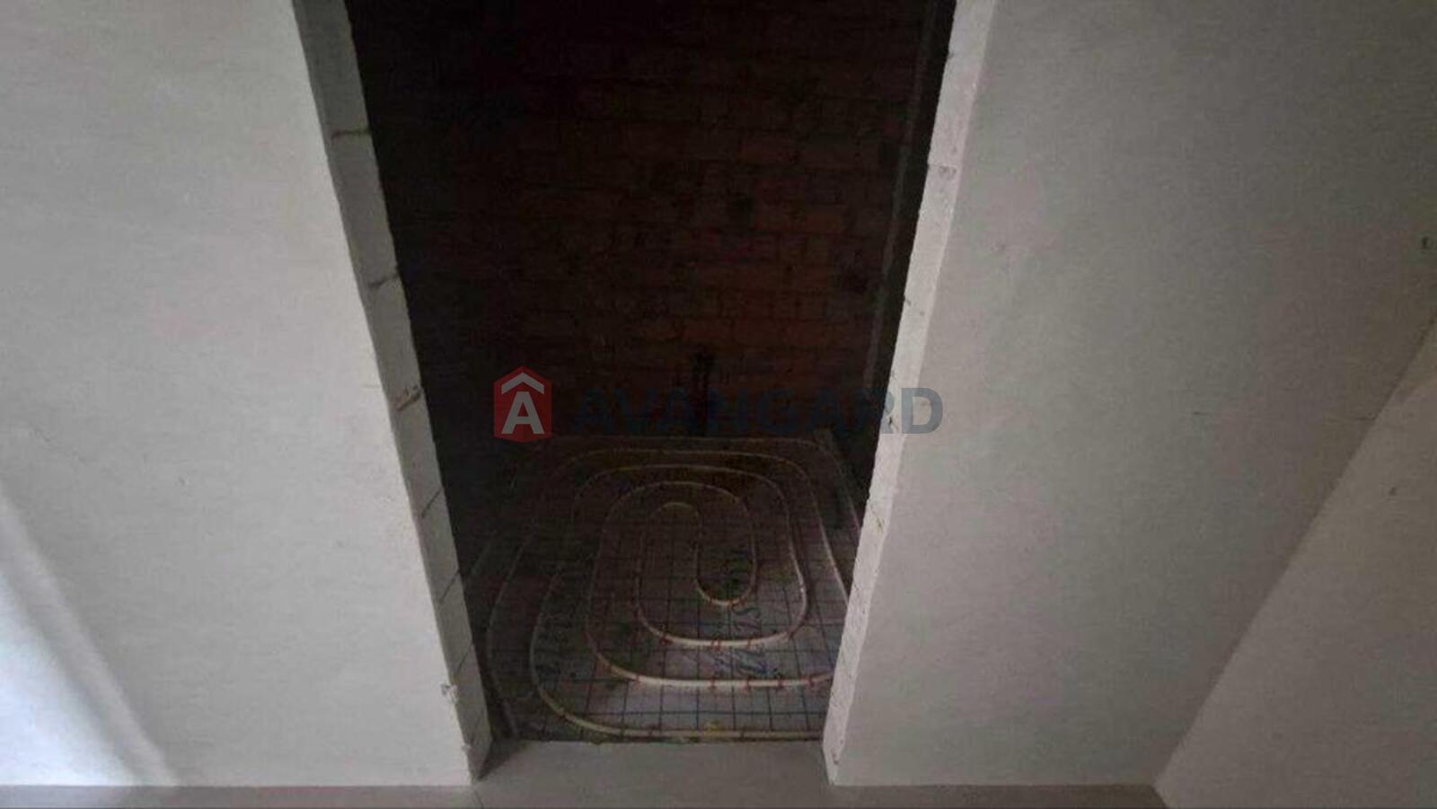 1 ��. ��������, 38/-/15 ��. �., 13/18 ������ ���� 8