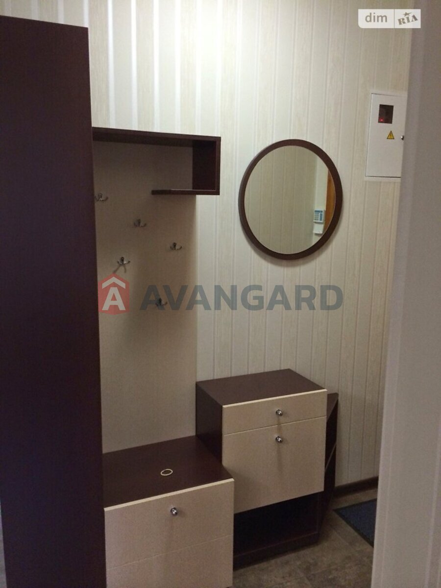 2 ��. ��������, 51.5/29.8/6.2 ��. �., 2/4 ������ ���� 10
