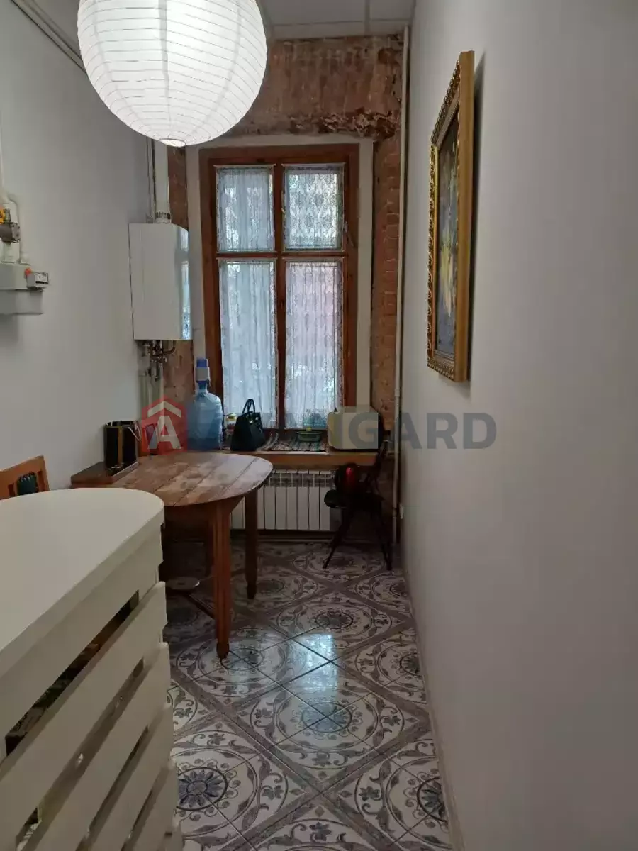 2 ��. ��������, 55/30/8 ��. �., 1/3 ������ ���� 9