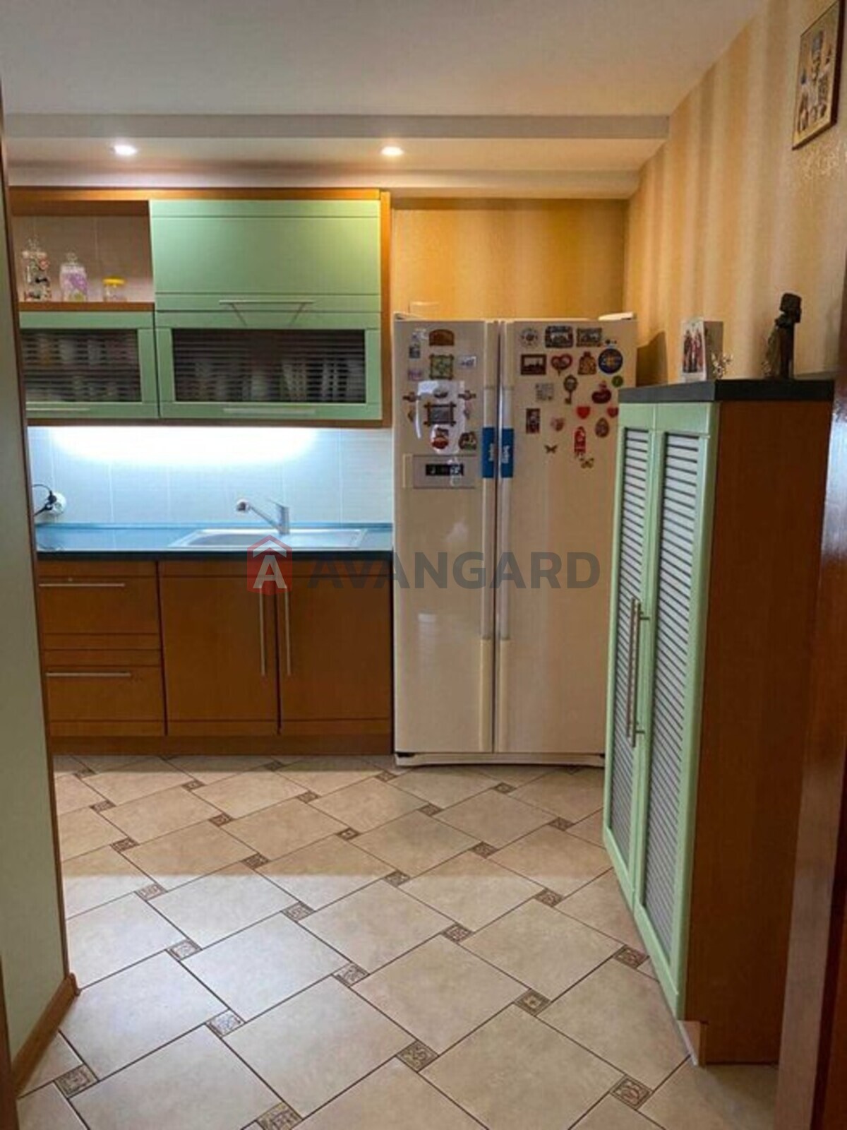 3 ��. ��������, 102/-/18 ��. �., 8/10 ������ ���� 7