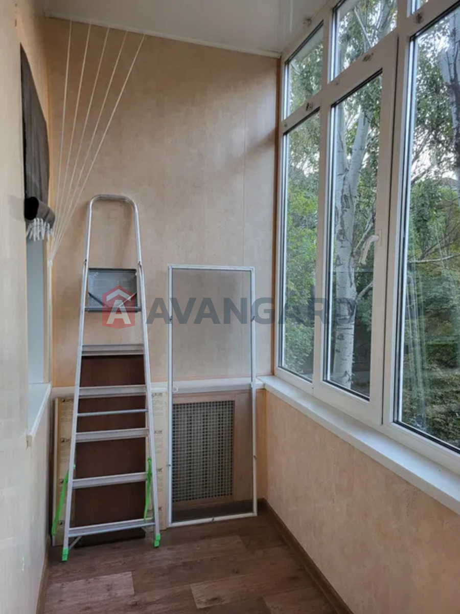 3 ��. ��������, 73/-/9 ��. �., 3/4 ������ ���� 12