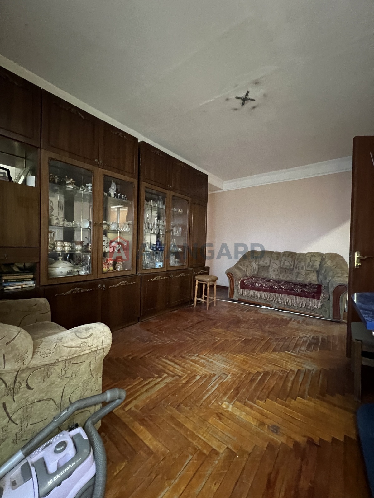 3 ��. ��������, 67/-/6 ��. �., 3/5 ������ ���� 10