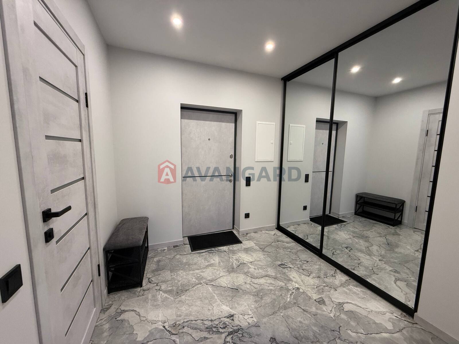 1 ��. ��������, 45/-/- ��. �., 9/10 ������ ���� 7