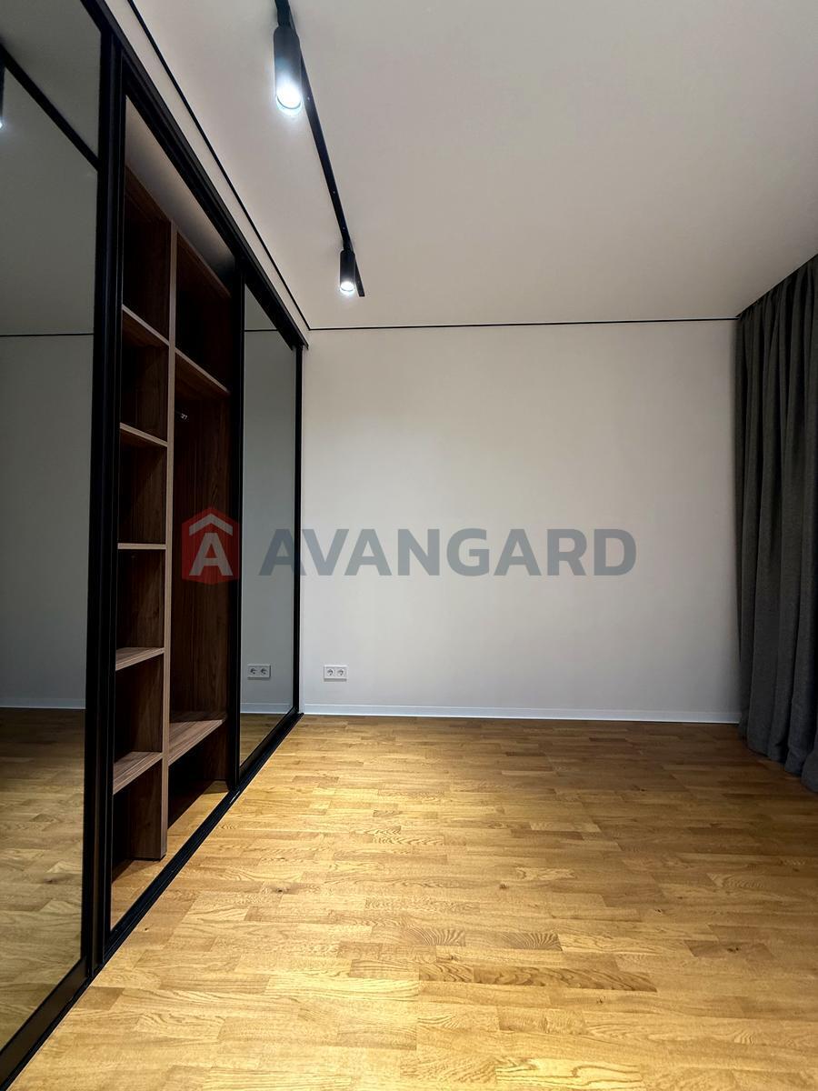 3 ��. ��������, 76.7 / 35 / 23 ��. �., 11/25 ������ ���� 4