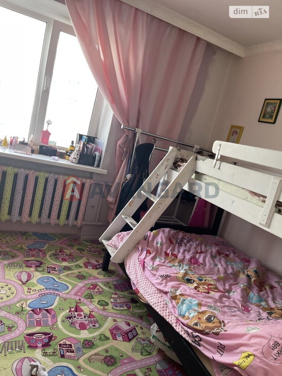 3 ��. ��������, 65/40/7 ��. �., 4/9 ������ ���� 15