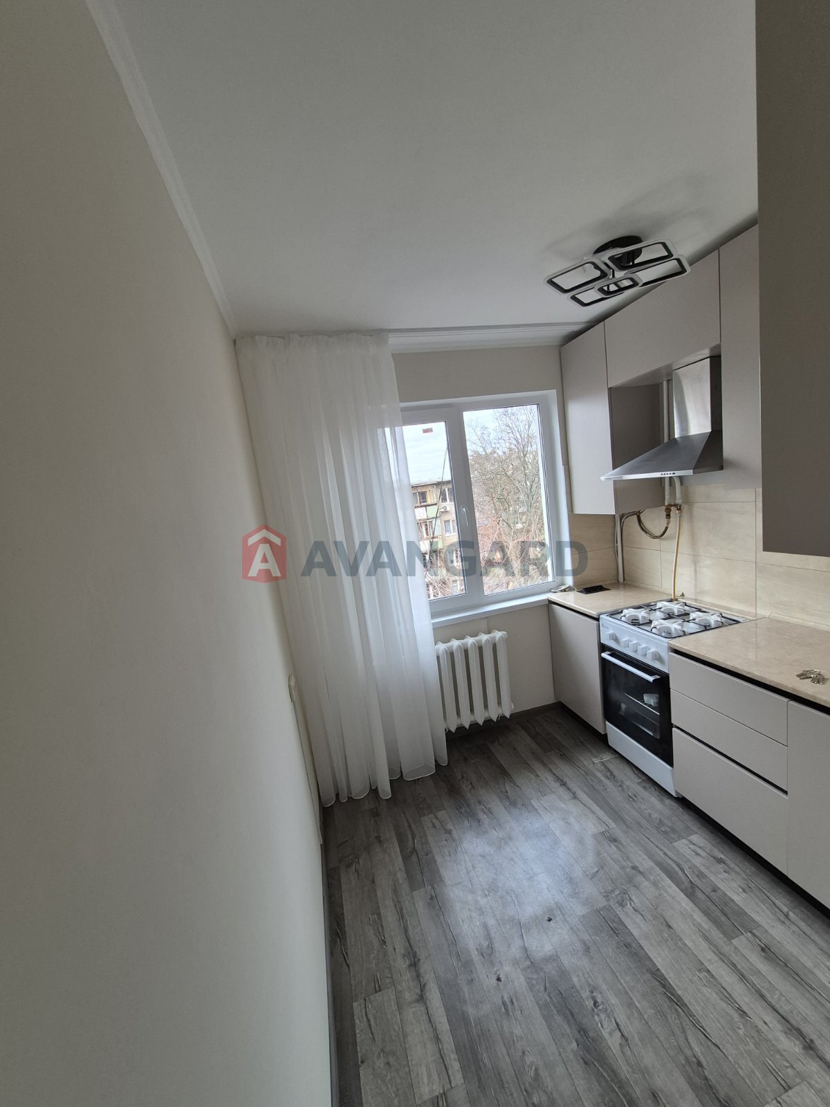 3 ��. ��������, 62/-/44 ��. �., 5/5 ������ ���� 2