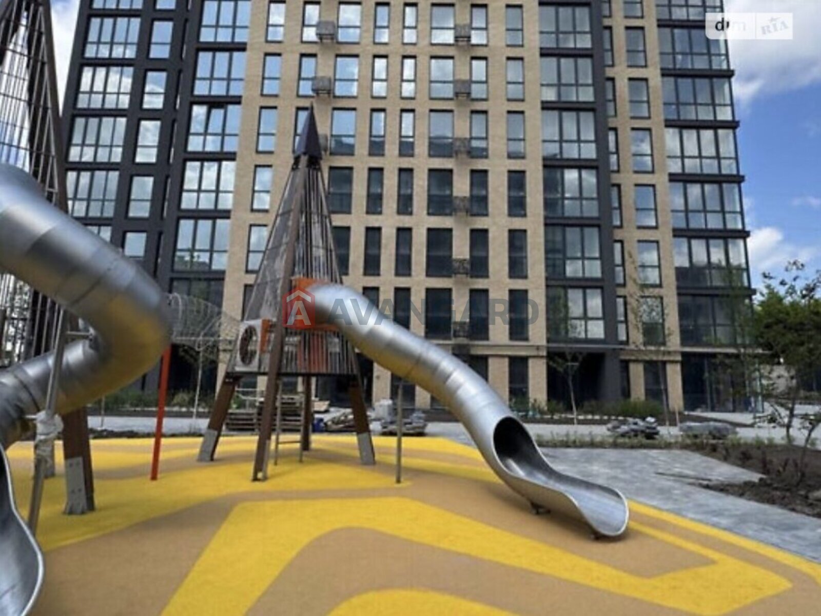 2 ��. ��������, 69/-/- ��. �., 3/10 ������ ���� 8