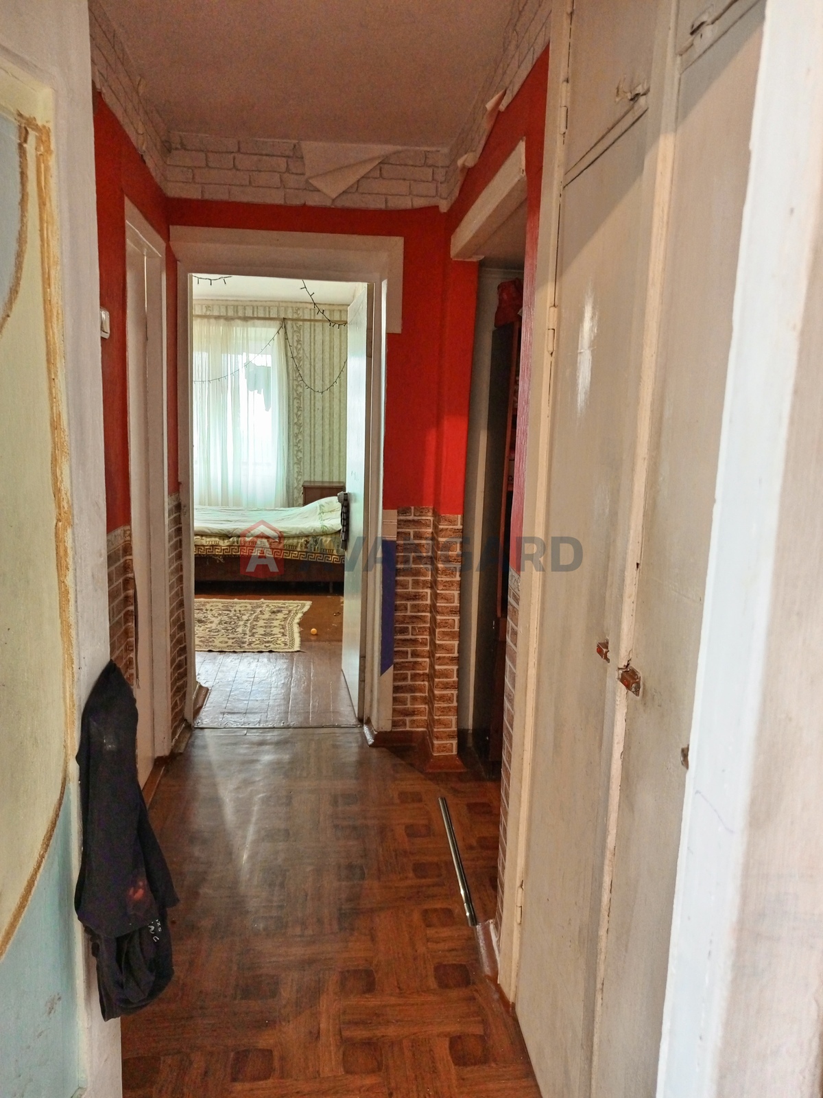 4 ����. ��������, 82/51/7 ��. �., 4/9 ���� ���� 13