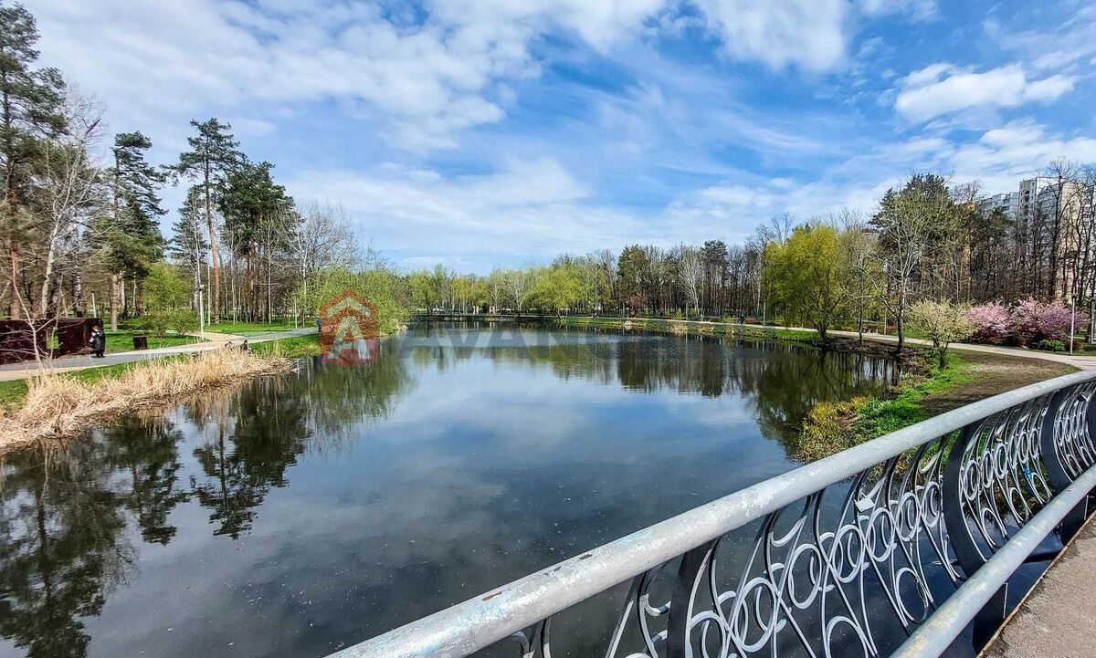 1 ����. ��������, 43/18/12 ��. �., 24/26 ���� ���� 20