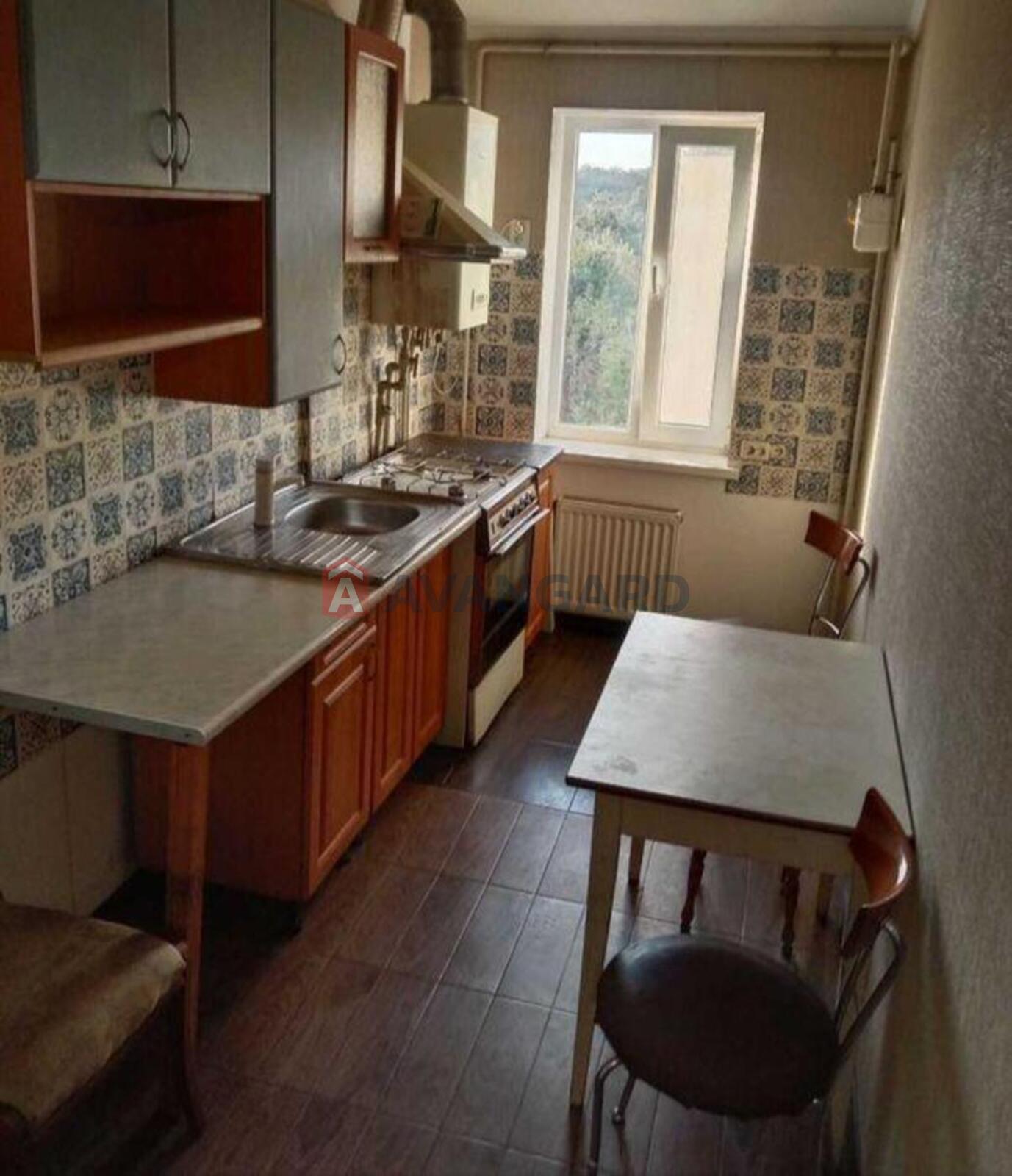 1 ��. ��������, 49/-/8 ��. �., 3/3 ������ ���� 2