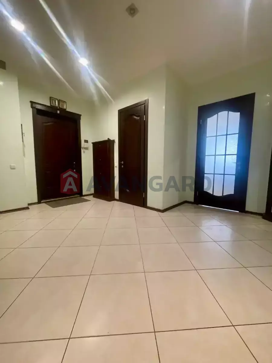 4 ��. ��������, 242/-/- ��. �., 10/11 ������ ���� 24