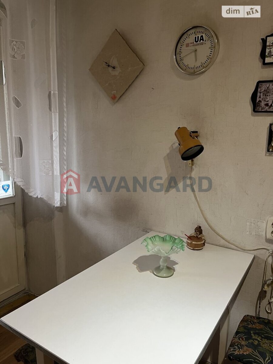 3 ��. ��������, 73/41/8 ��. �., 2/12 ������ ���� 13