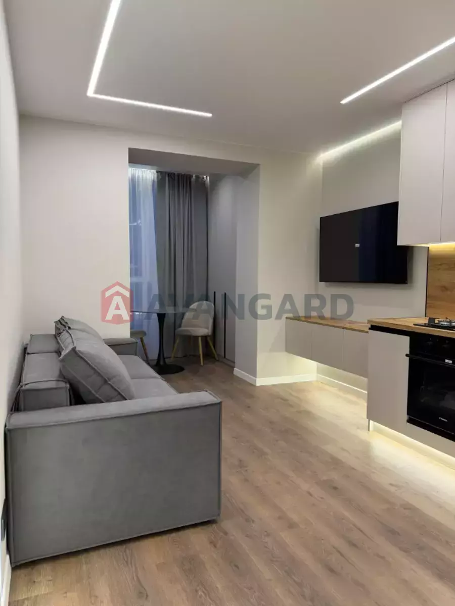 1 ��. ��������, 44/17/15 ��. �., 5/10 ������ ���� 20