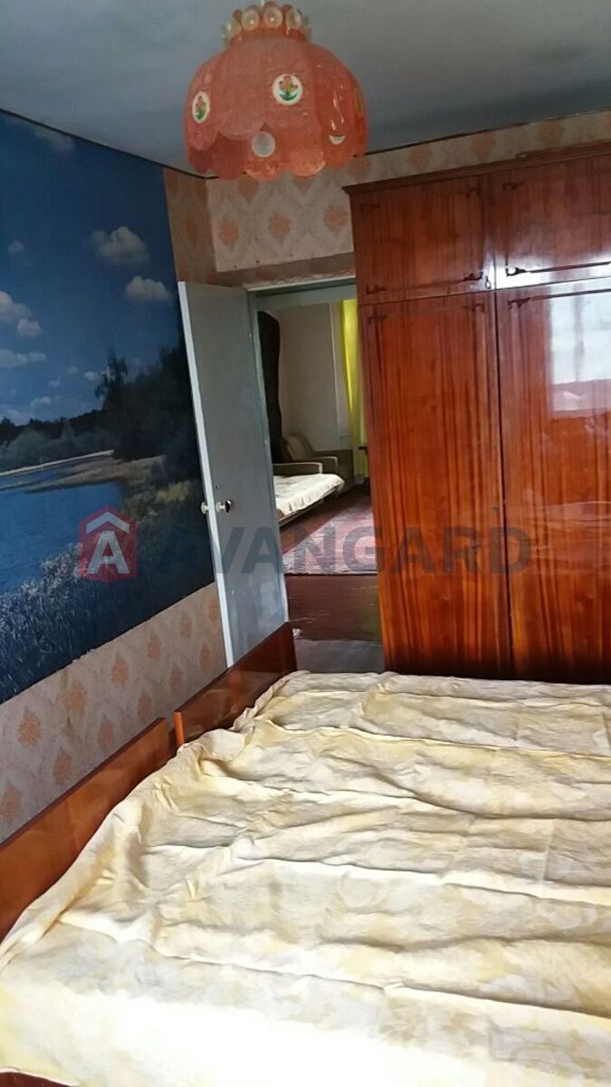 4 . , 82/51/8 . ., 8/9   12