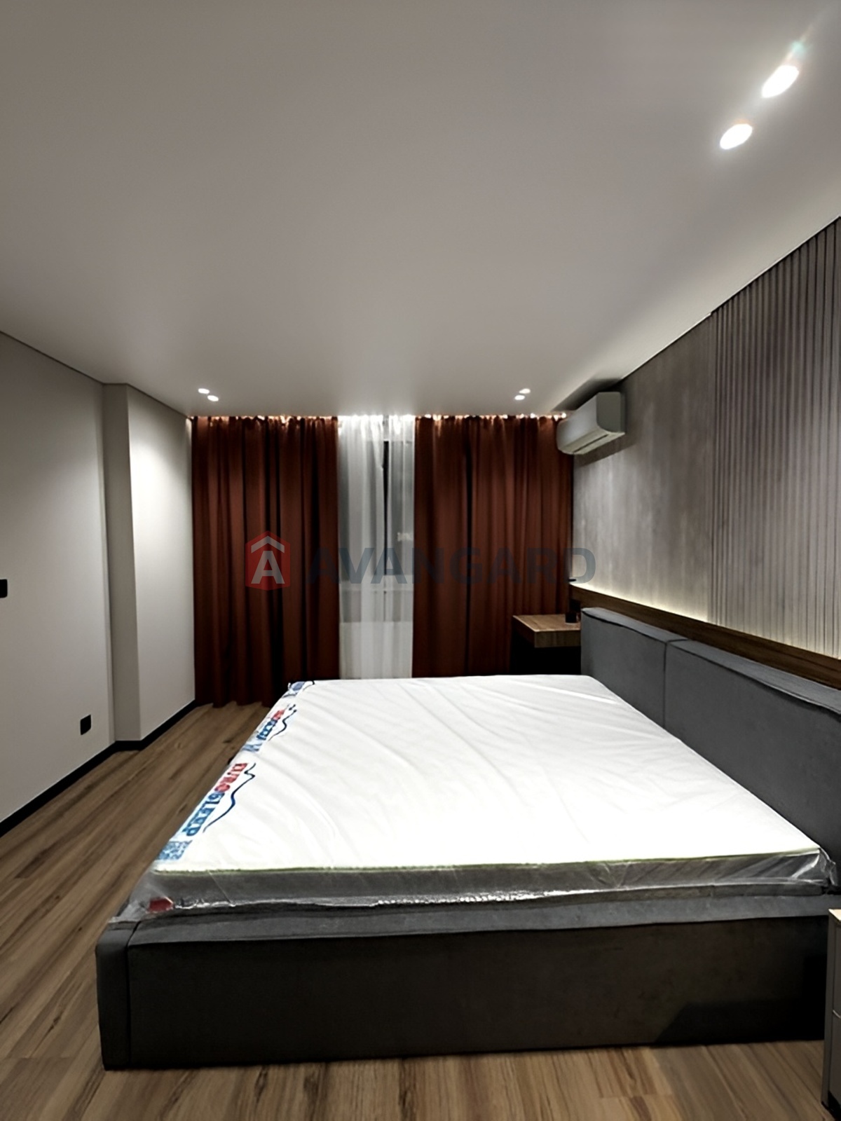 1 ��. ��������, 49/-/18 ��. �., 12/23 ������ ���� 10