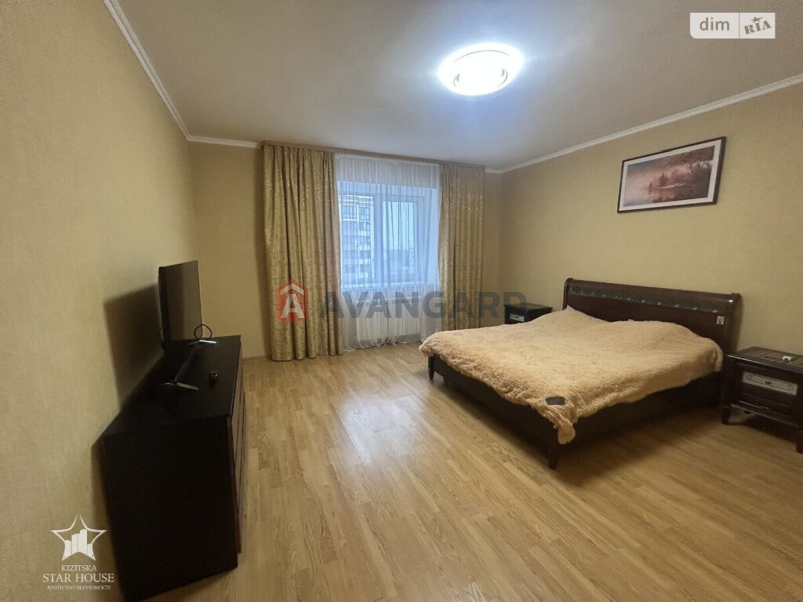 2 ��. ��������, 68/33/13 ��. �., 9/9 ������ ���� 1