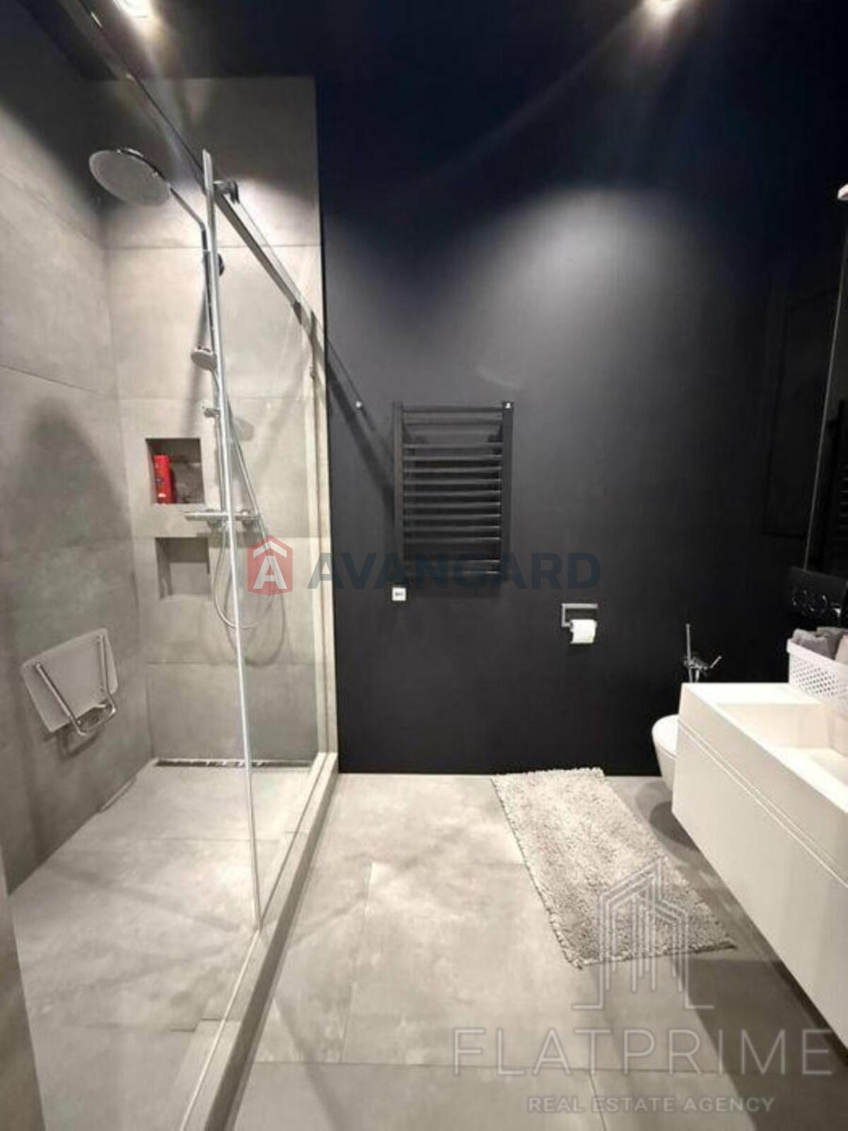 4 ��. ��������, 200/150/27 ��. �., 22/23 ������ ���� 10