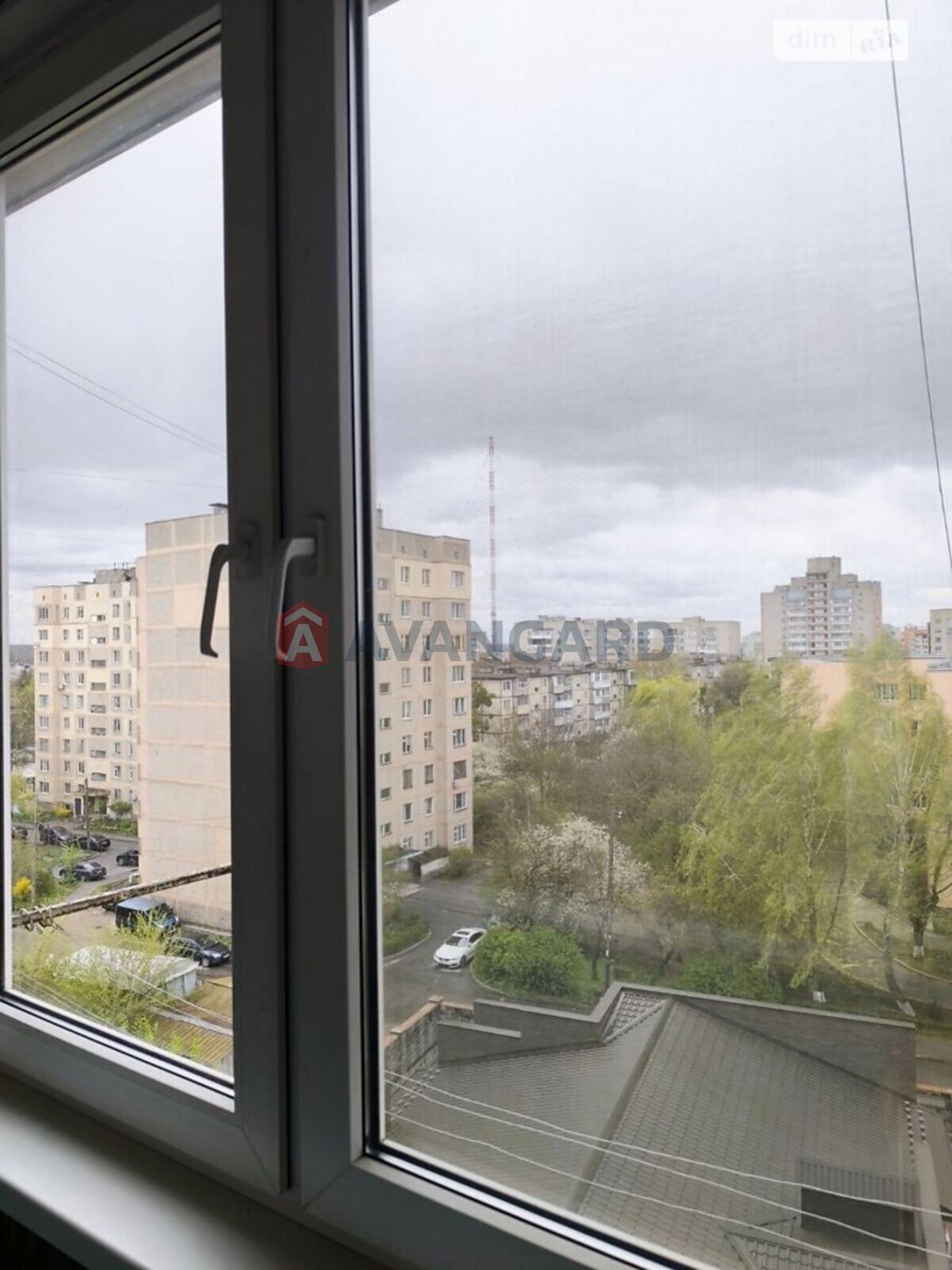 3 ��. ��������, 63/38/8 ��. �., 7/9 ������ ���� 30