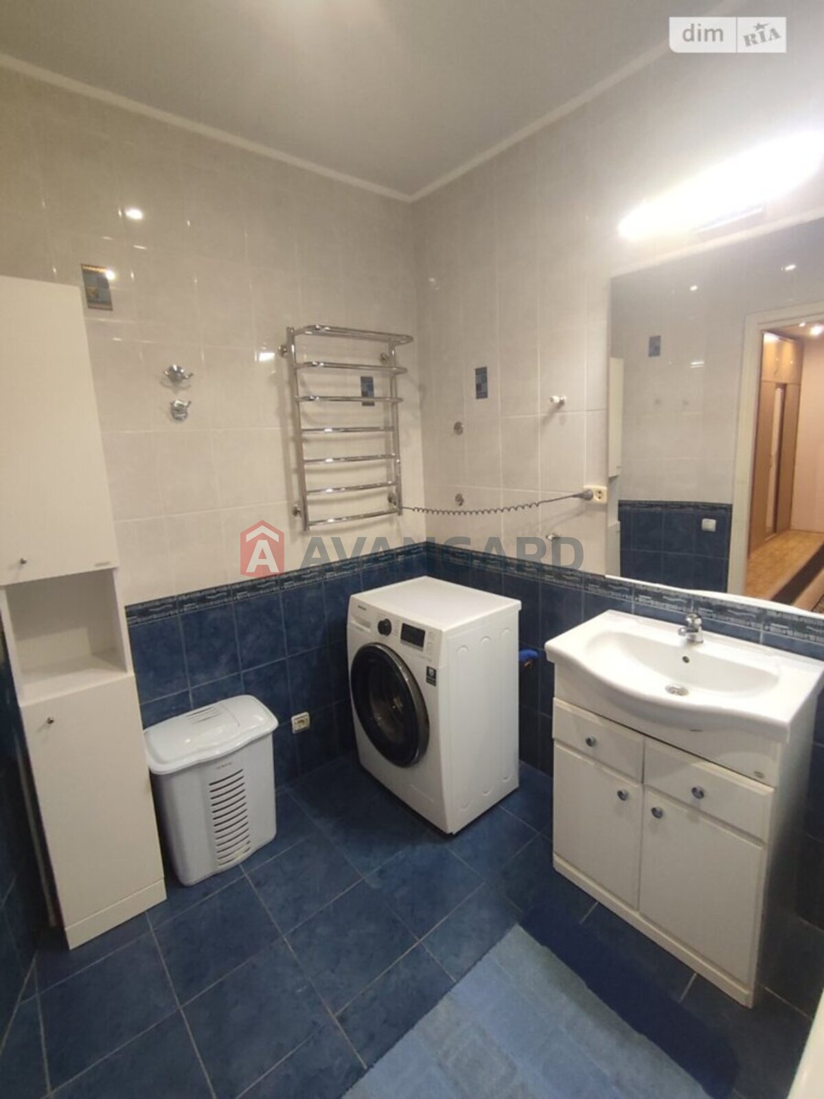 4 ��. ��������, 119/-/- ��. �., 5/5 ������ ���� 10