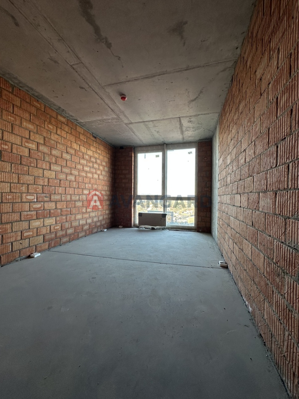 3 ��. ��������, 107/48/33 ��. �., 6/26 ������ ���� 15