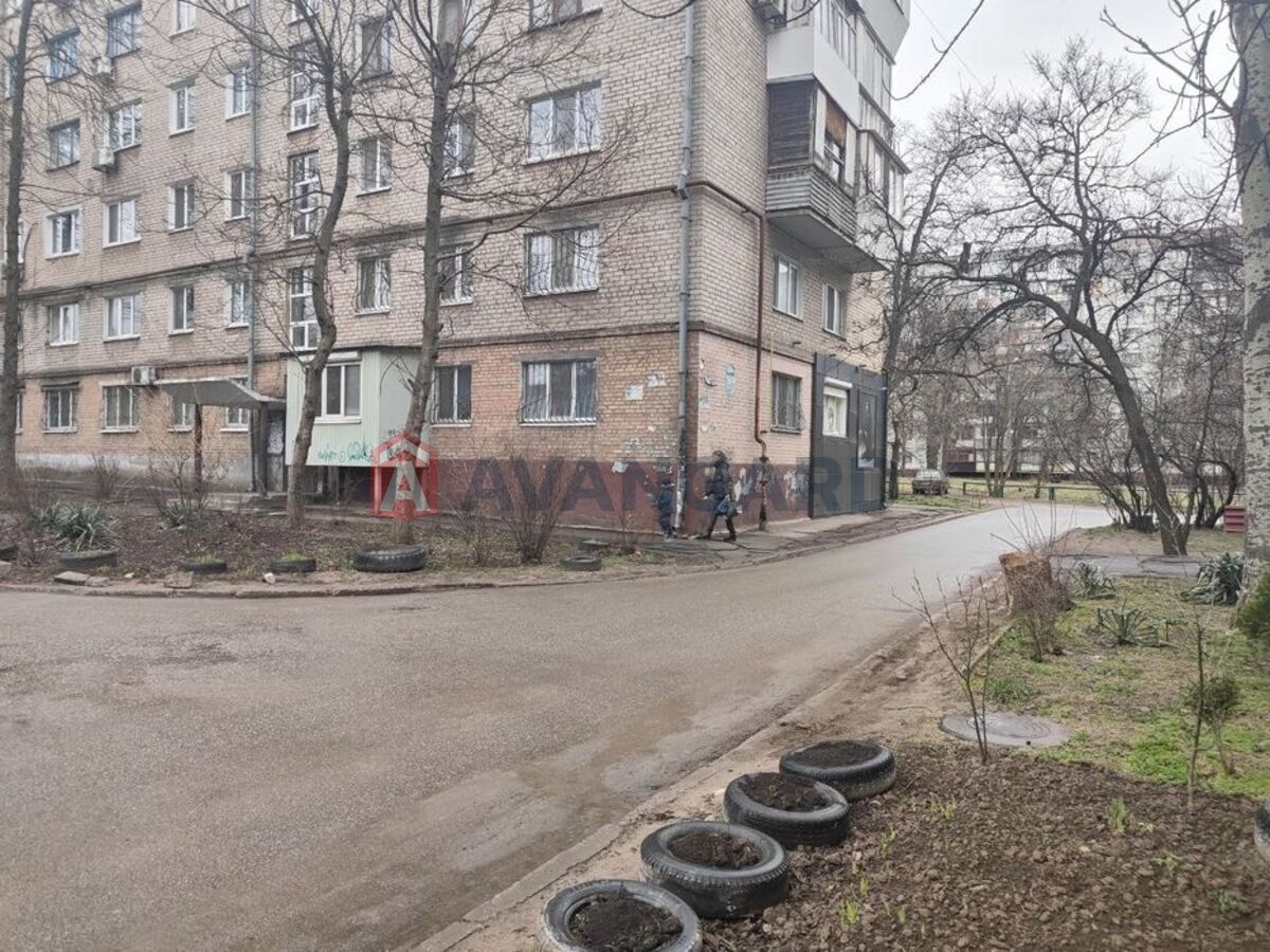 2 ��. ��������, 53/-/22 ��. �., 1/5 ������ ���� 4