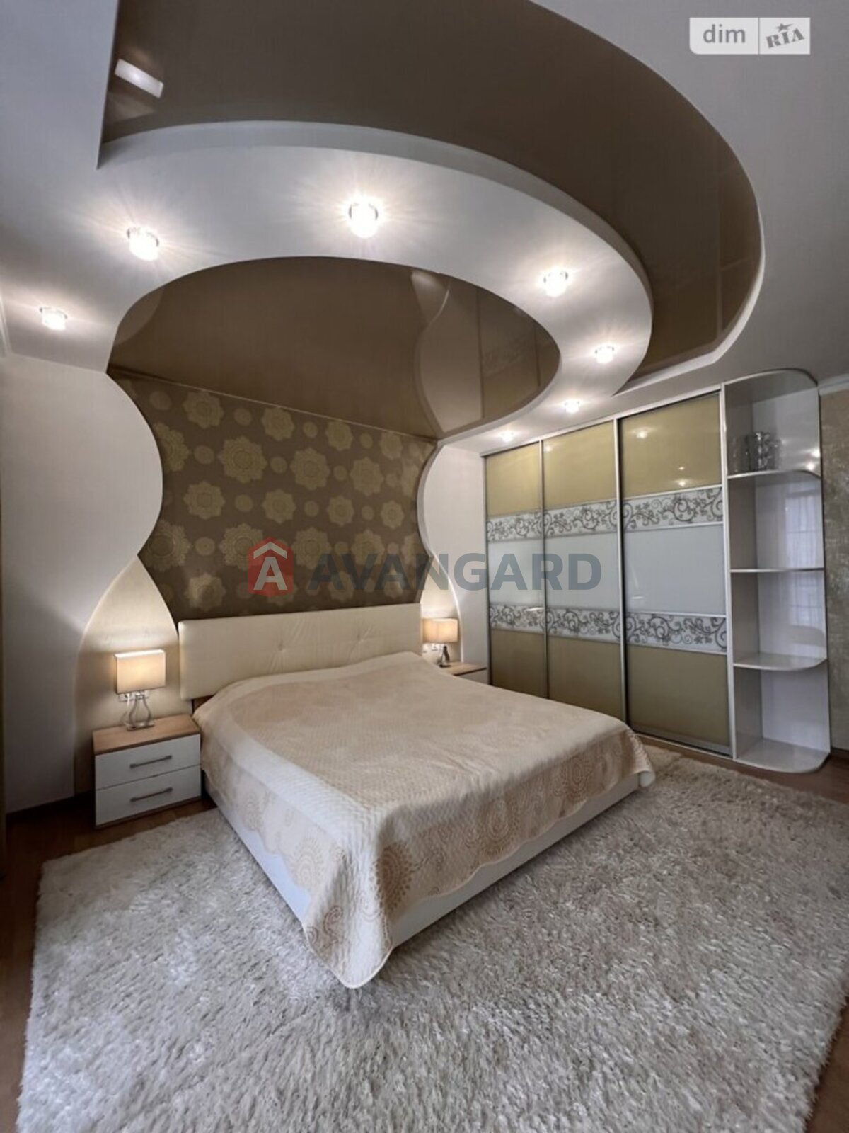 4 ��. ��������, 108/71/11 ��. �., 4/7 ������ ���� 14