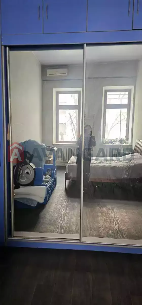 1 ��. ��������, 51/44/7 ��. �., 3/3 ������ ���� 10