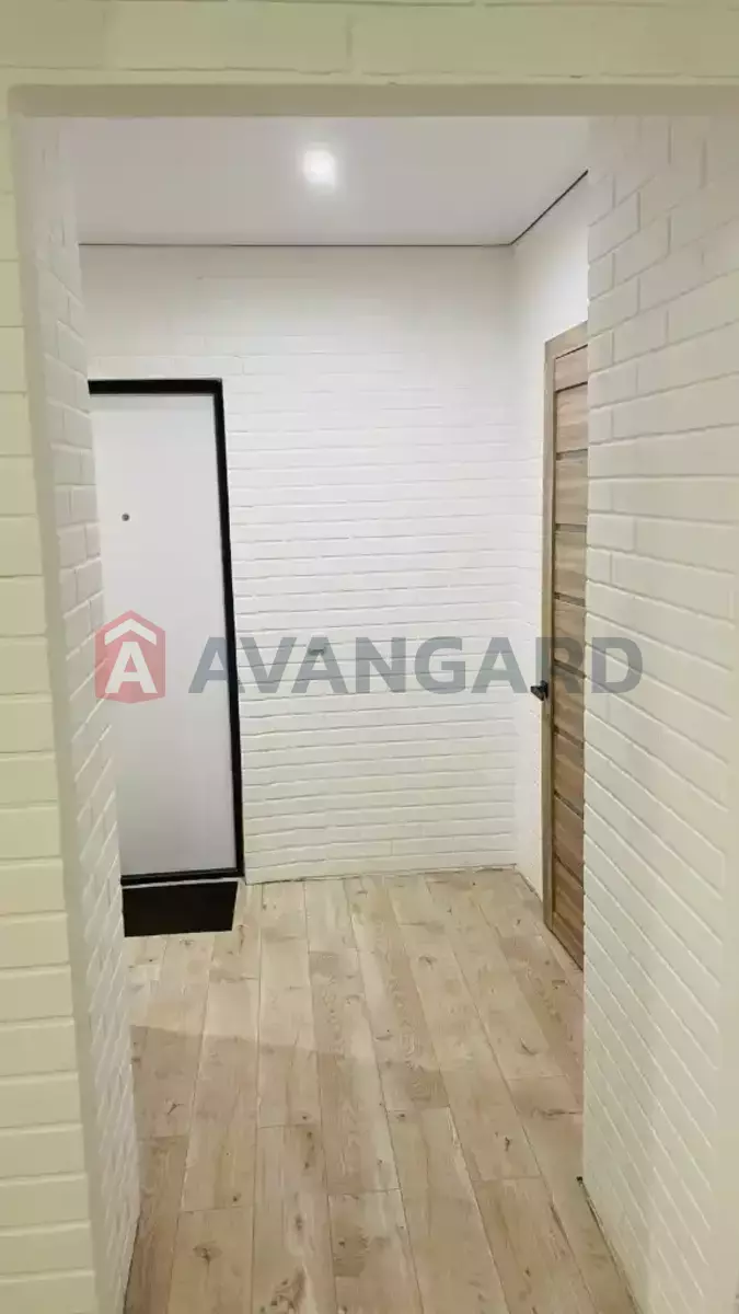 1 ��. ��������, 38/18/8 ��. �., 9/9 ������ ���� 15