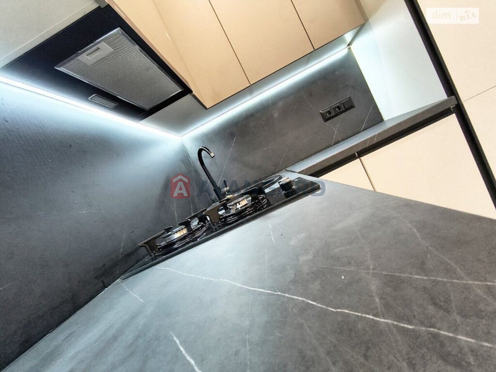 1 ��. ��������, 49/19/20 ��. �., 8/11 ������ ���� 2